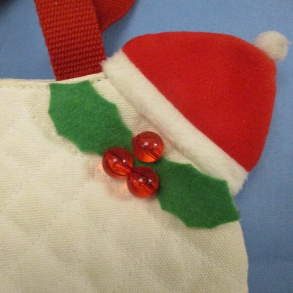 Hello Kitty White Quilted Fabric W. Holly Leafs Lucite Beaded Berries Christmas - Picture 4 of 7